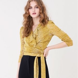 NWT DVF Diane Von Furstenberg Paloma Ruffled Mesh Wrap top size L Retail $228